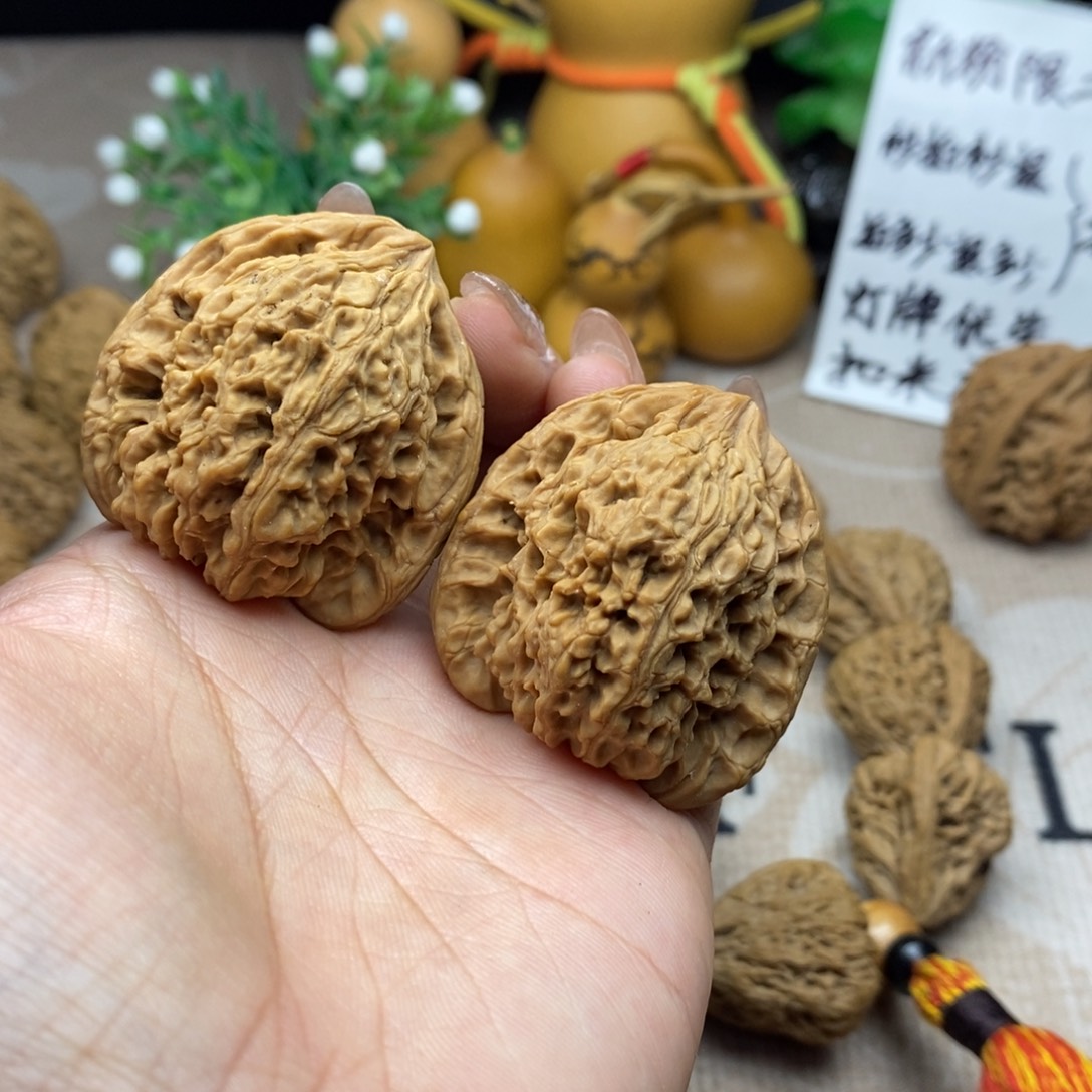 文玩核桃吊坠有色差