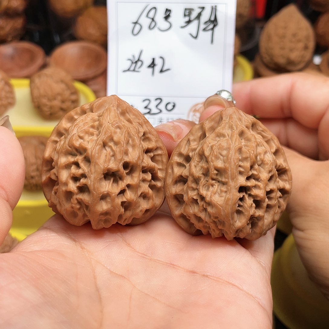 吊坠文玩核桃68号野牛