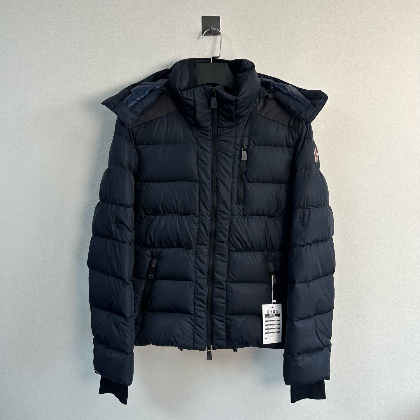 99新 MONCLER 盟可睐滑雪系列连帽羽绒服/3码/价13000