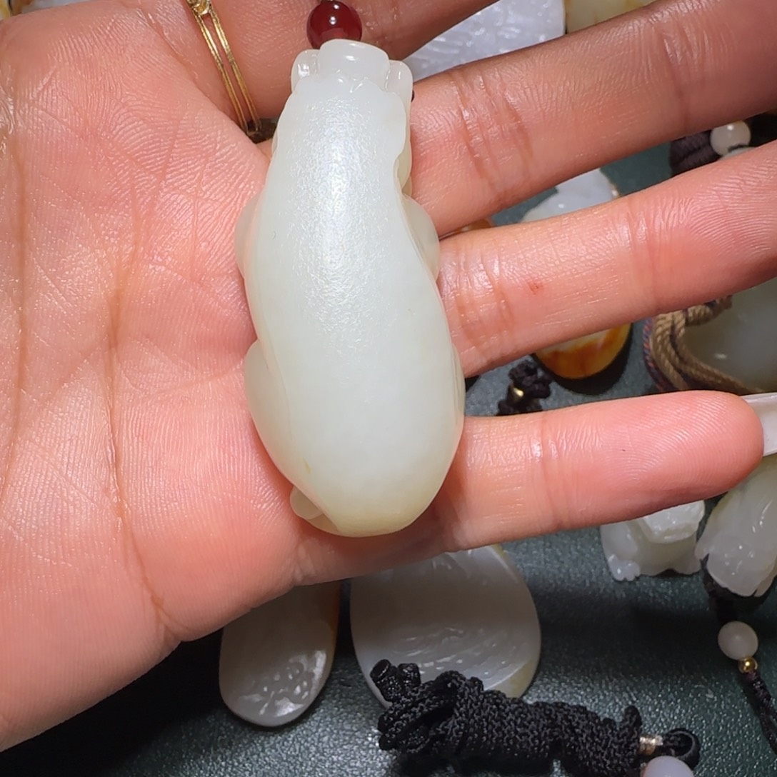 梦***客和田玉未镶嵌挂件