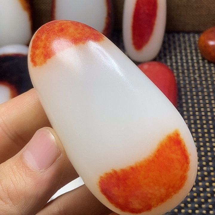 和田玉未镶嵌把件