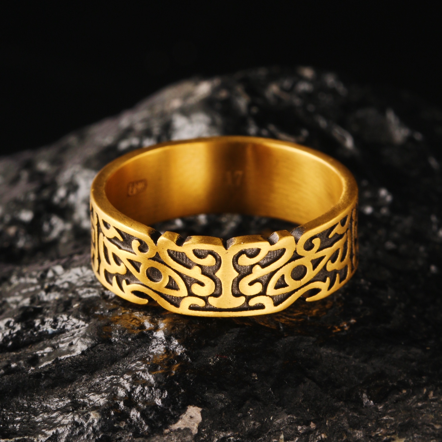 足金999复古电黑工艺黑金拉丝雾面饕餮兽面纹戒实心黄金戒指