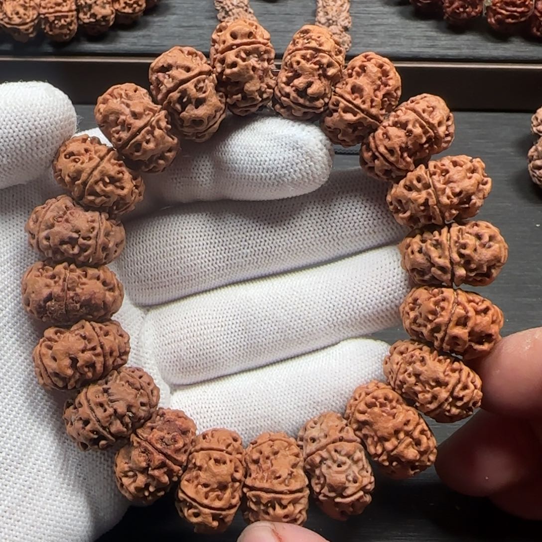 金刚菩提吊坠21+mm天然纽扣（扇面）