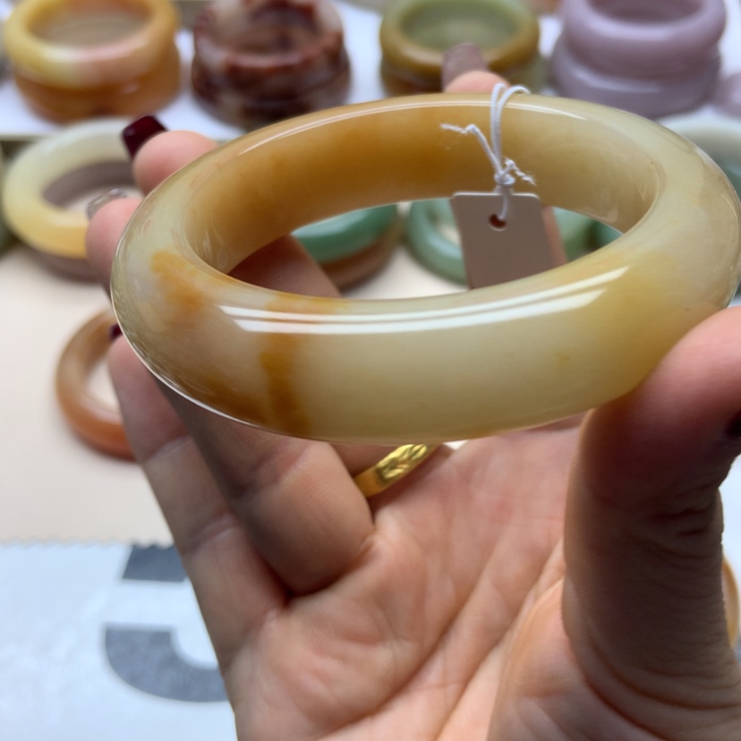 【闪购商品】未镶嵌手链石英岩玉轩***。