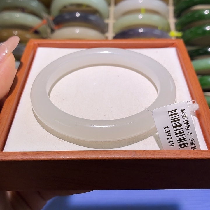 和田玉未镶嵌手镯56+