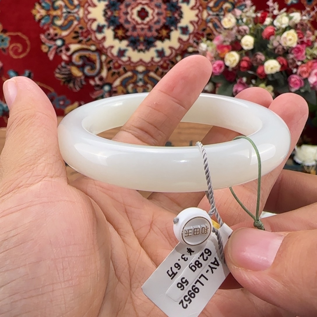 和田玉未镶嵌手镯新疆羊脂白玉手镯