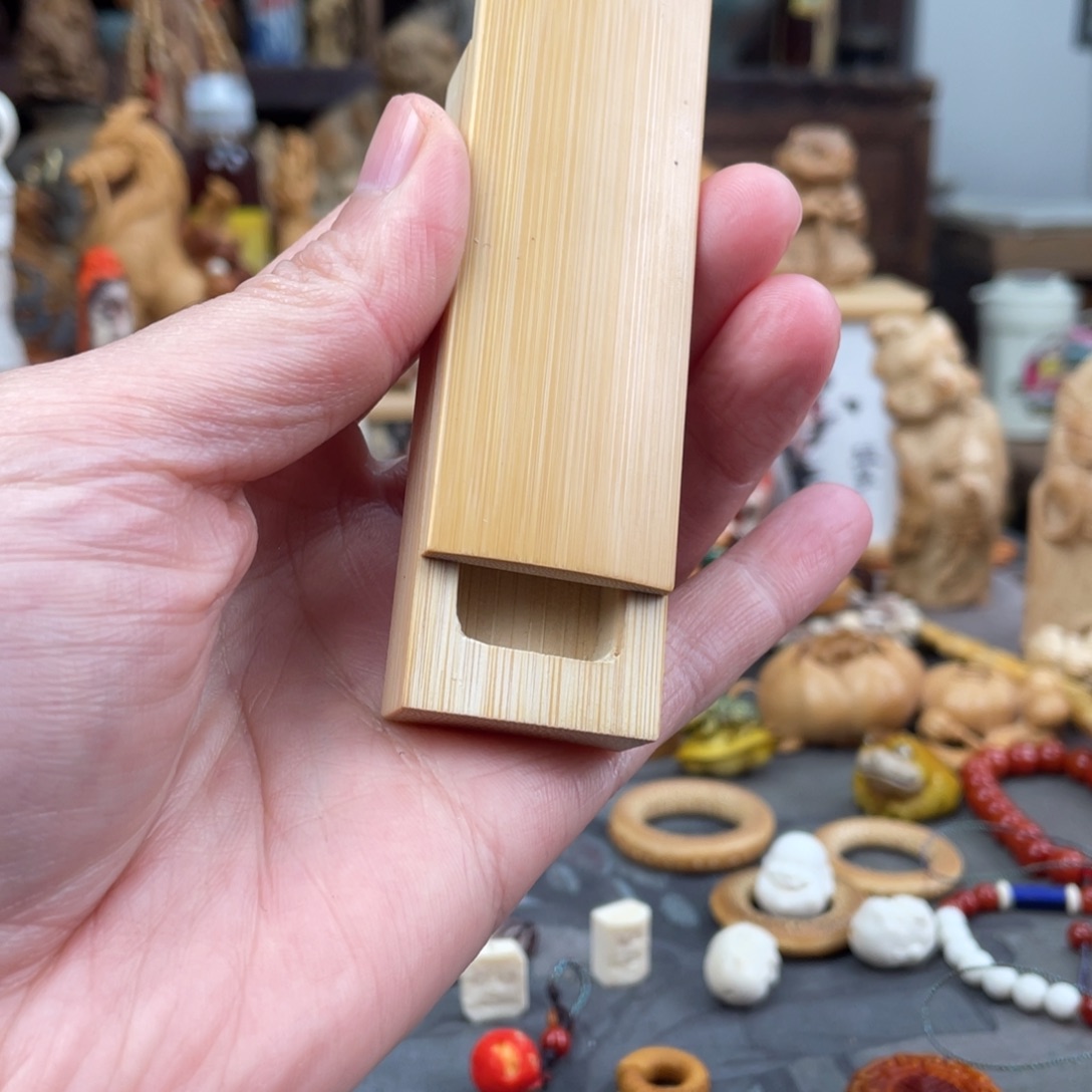 静***.木方颜竹木艺术把件