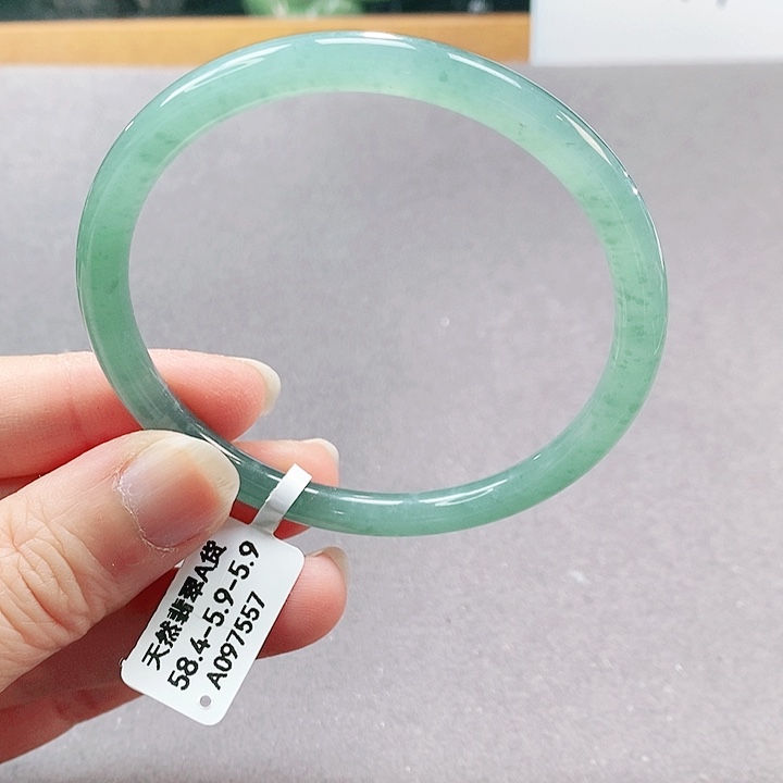 【闪购商品】翡翠手镯（圆镯）未镶嵌