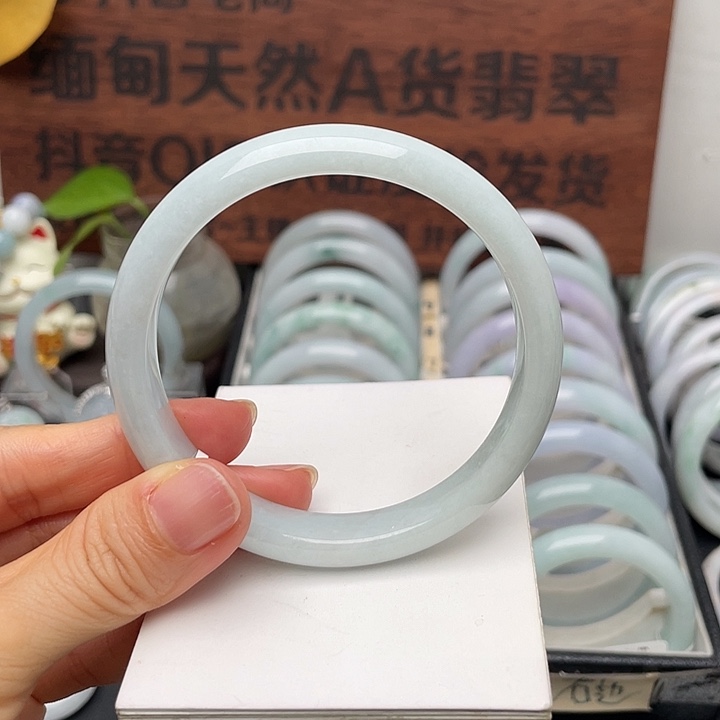 翡翠未镶嵌手镯60.6正圈