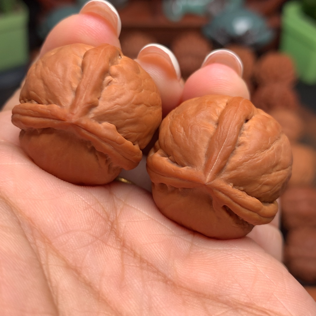 把件桃核人丁兴旺