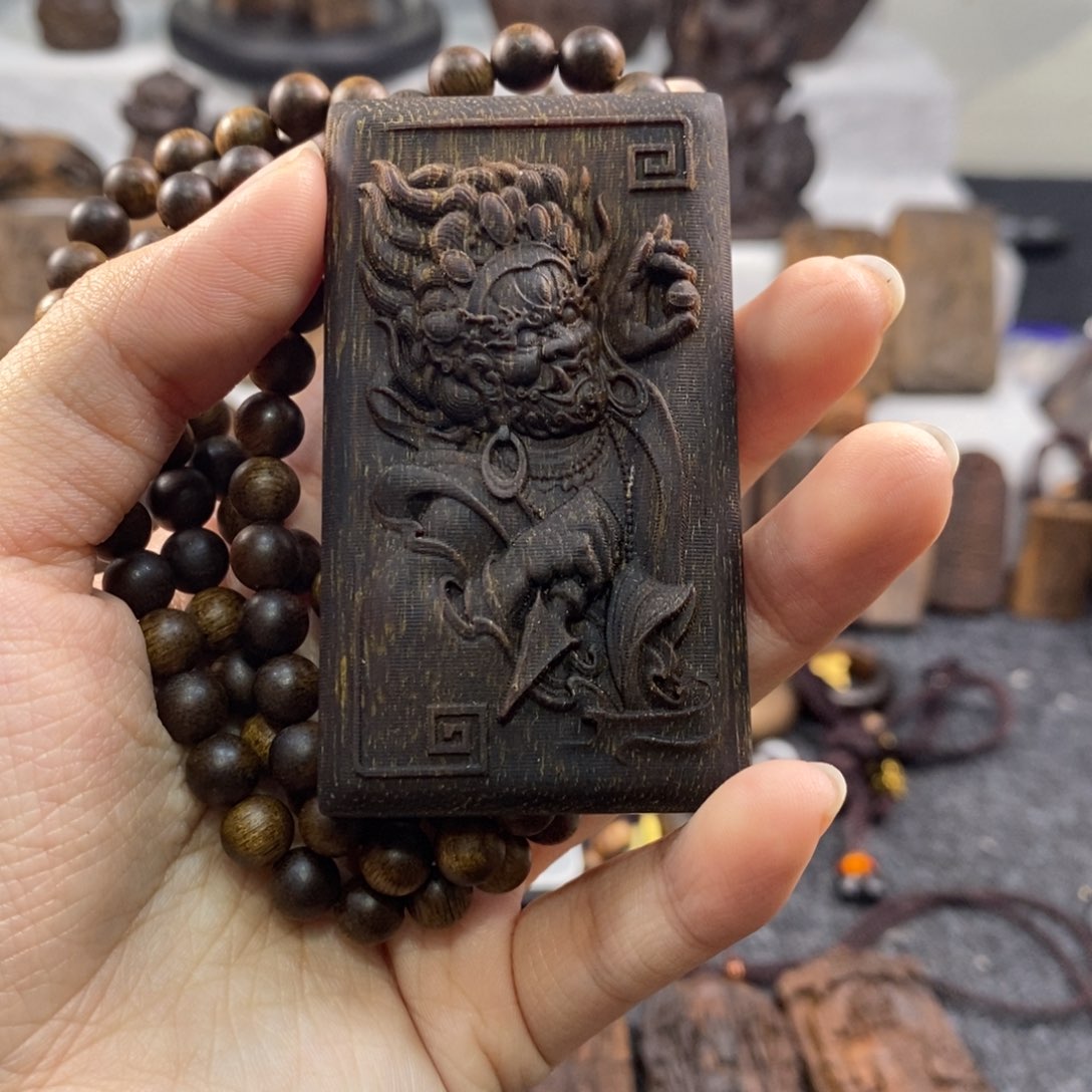 贡木晕****陀越南芽庄绿奇楠