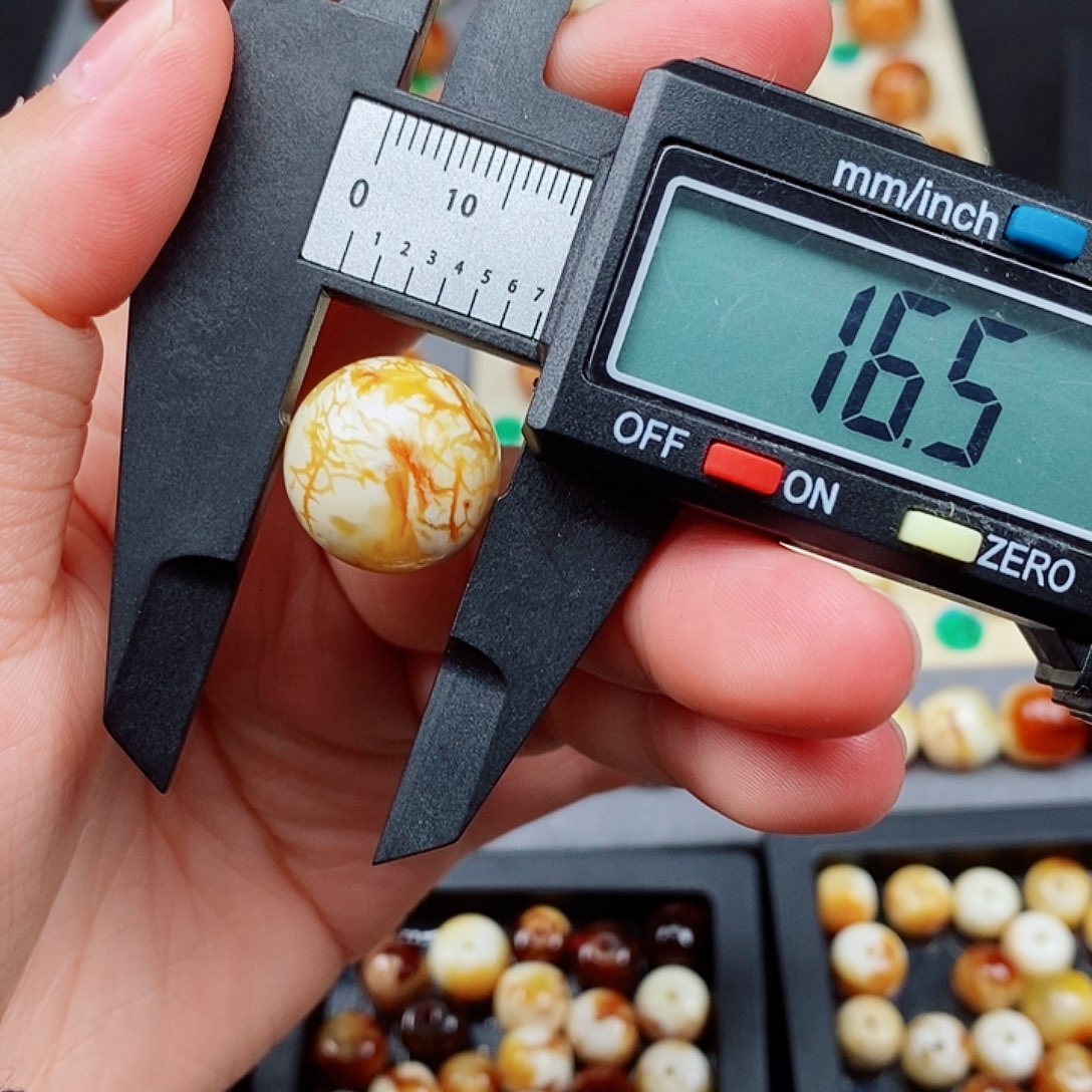 蜜蜡裸石未镶嵌蜜蜡