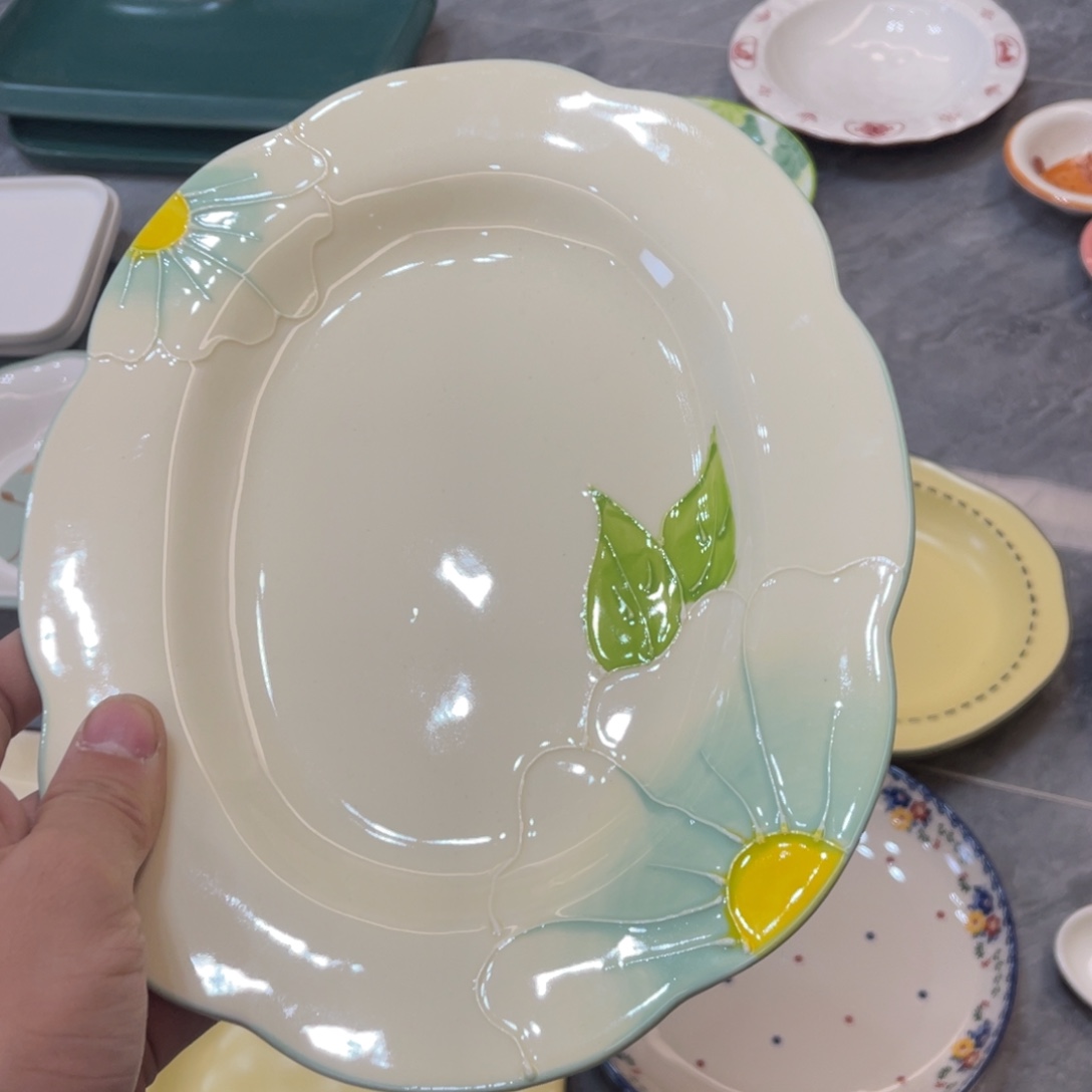 陶瓷微瑕餐具介意勿拍，满18飞！