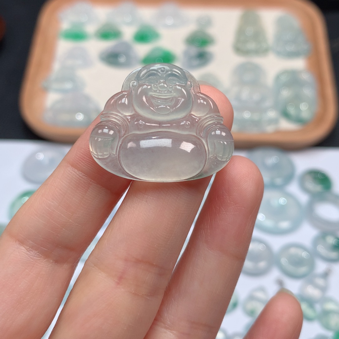 翡翠颈饰未镶嵌冰种佛公