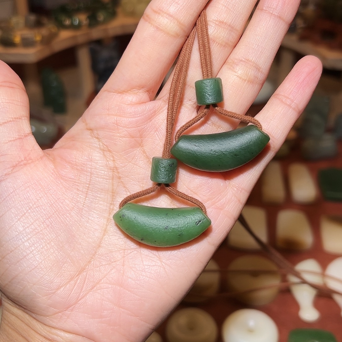 和田玉未镶嵌颈饰任选其一