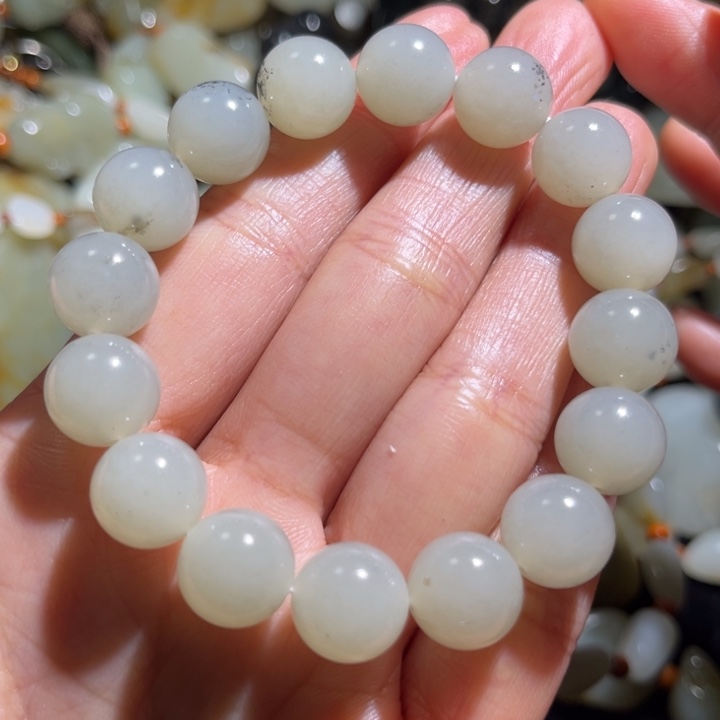 和田玉未镶嵌手串