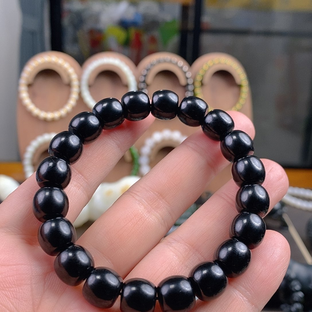 未镶嵌手链和田玉（糖玉）海*?