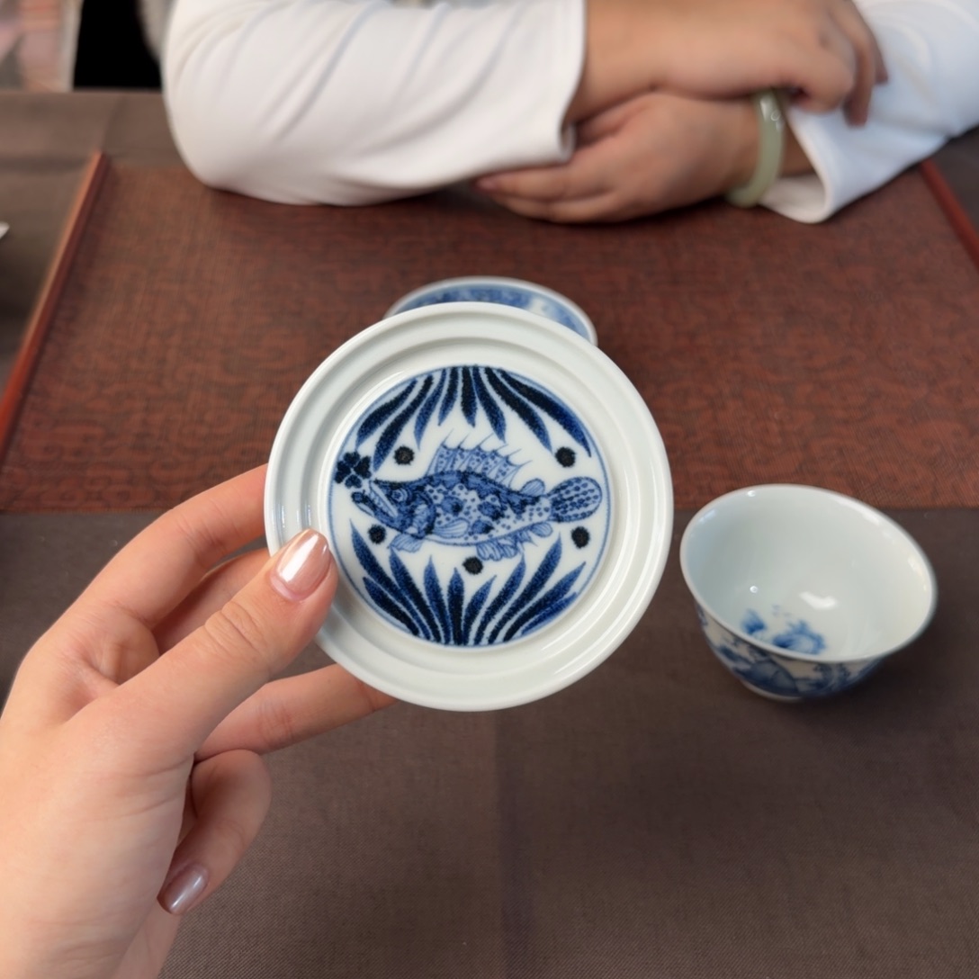 瓷片青花瓷器等传统工艺的陶瓷器皿和瓷器都