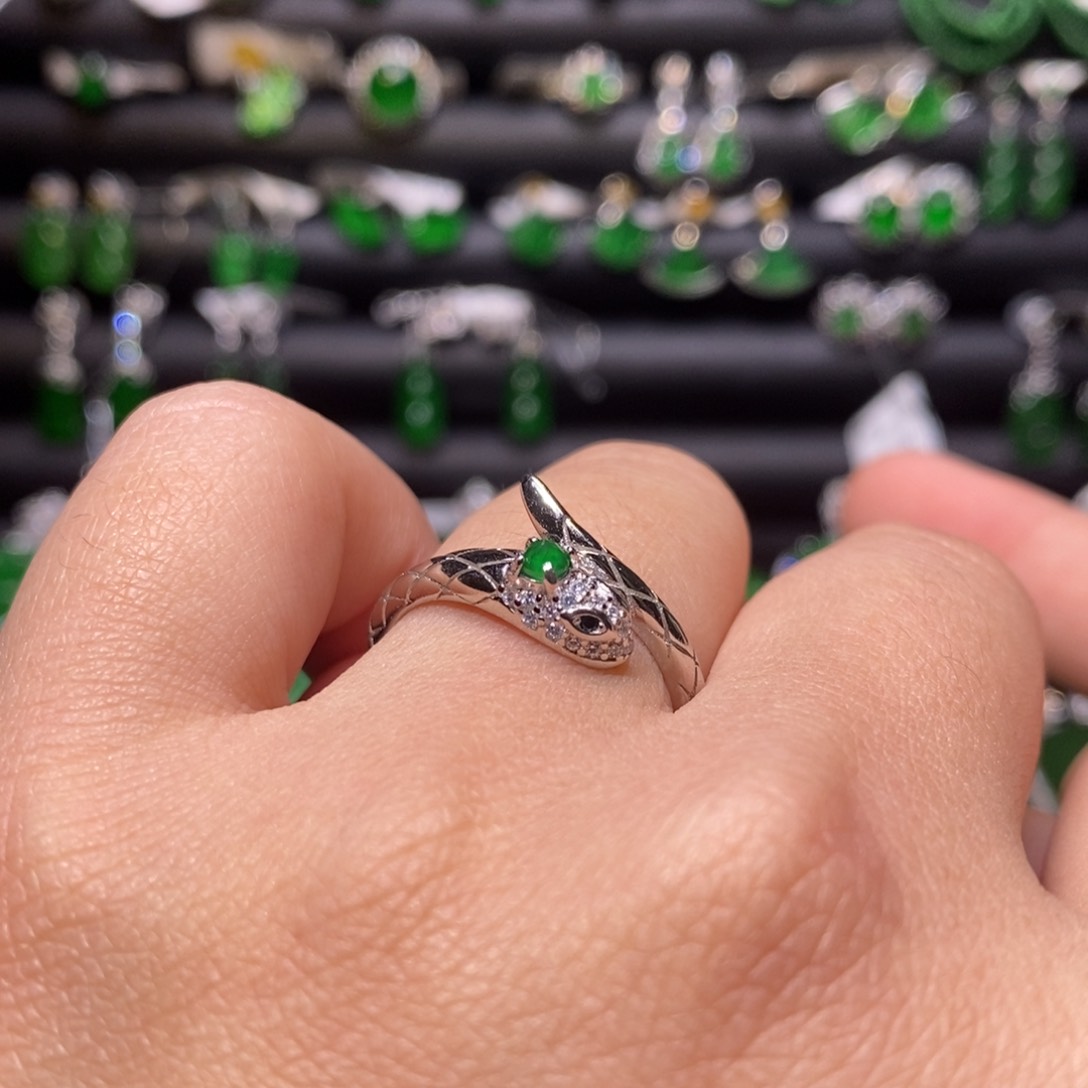 翡翠戒指银S925镶嵌天然翡翠