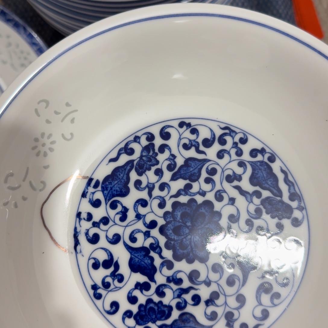 瓷玲珑青花8寸拼4个微瑕疵