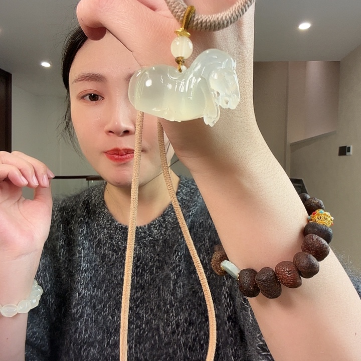 浪***仙蛇纹石玉未镶嵌颈饰