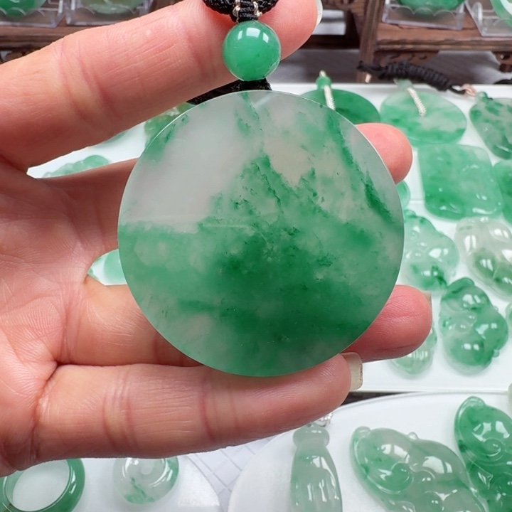 石英质玉颈饰未镶嵌