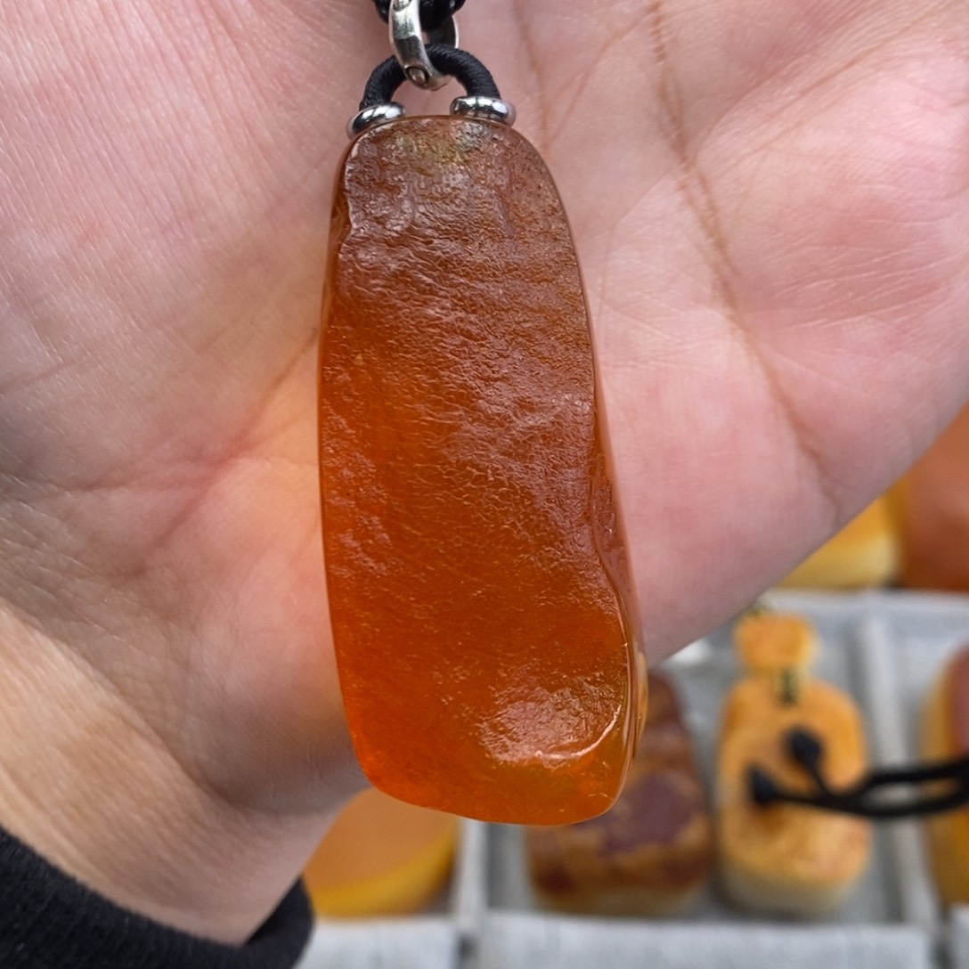 琥珀吊坠(赠链)未镶嵌