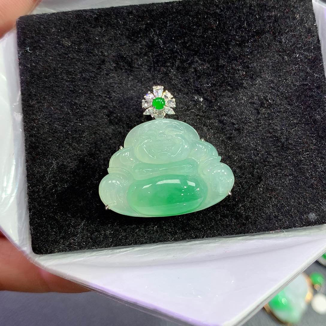 翡翠吊坠(赠链)18K金镶嵌