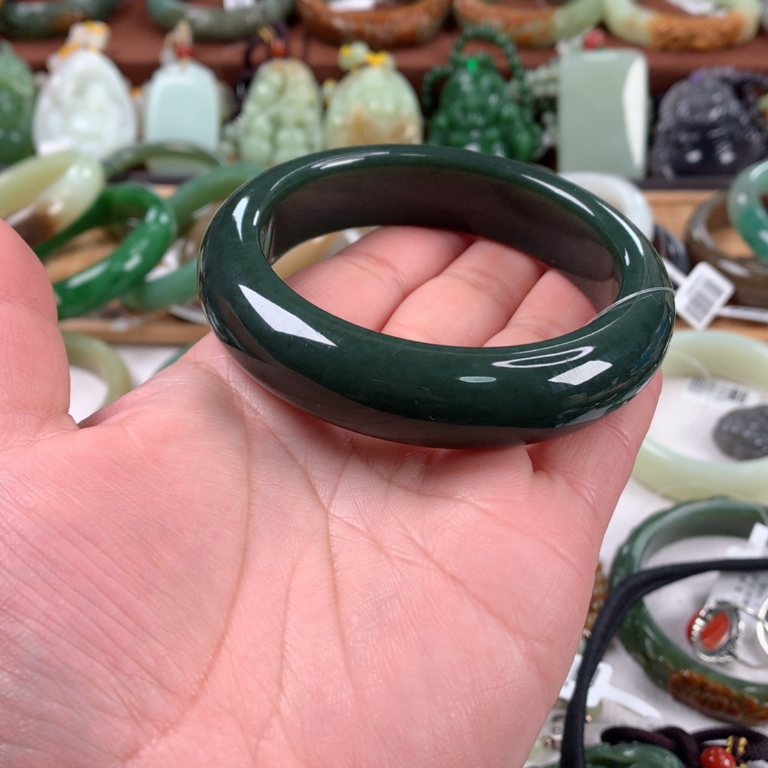 和田玉手镯未镶嵌60口径