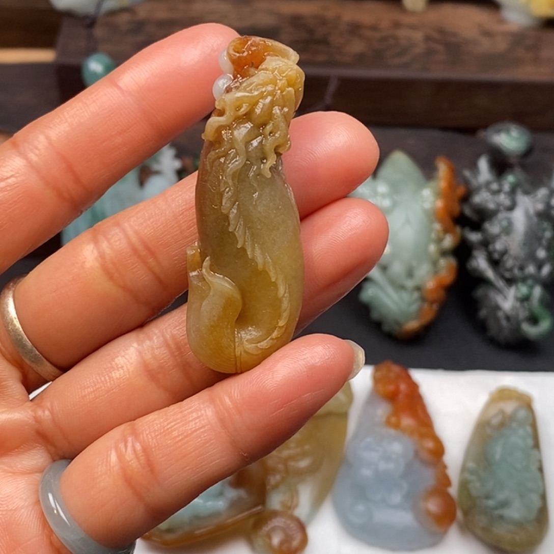 搏***部定制翡翠未镶嵌毛货抛光