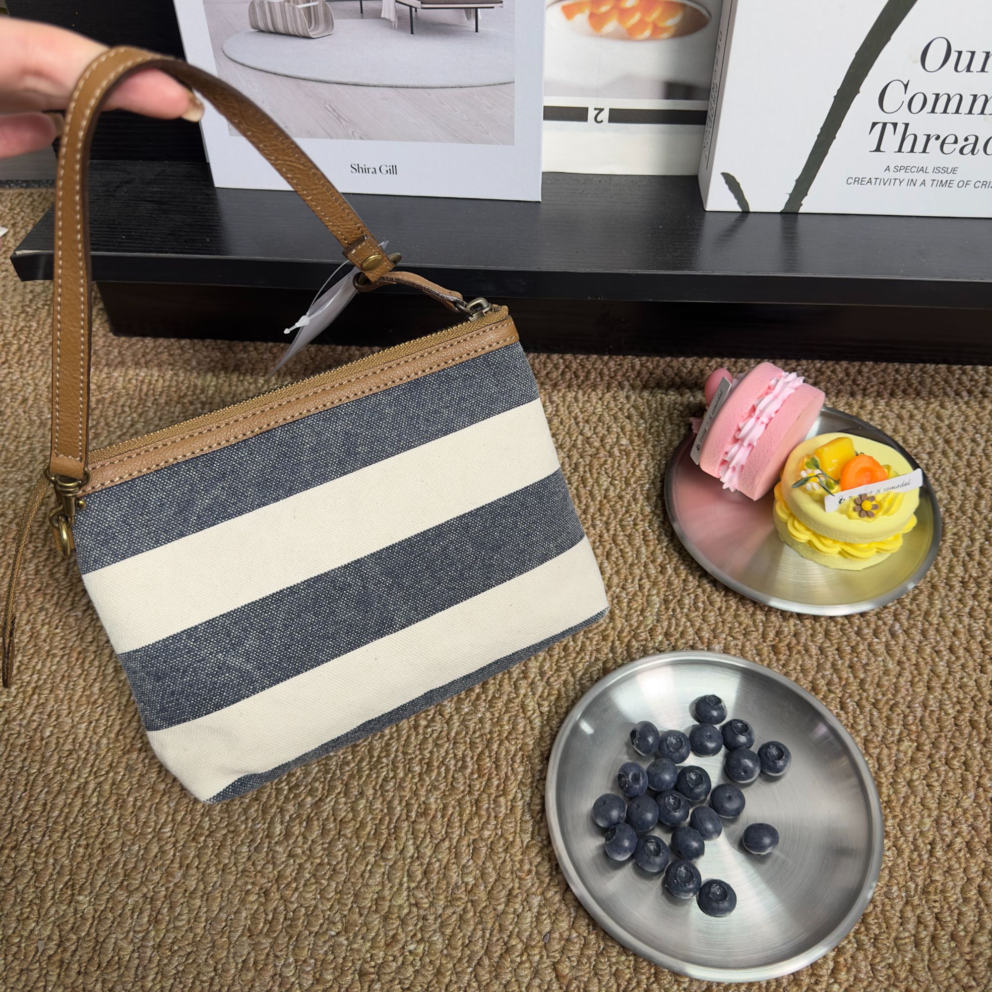 95新 BURBERRY/博柏利 jm310 单肩腋下大麻将