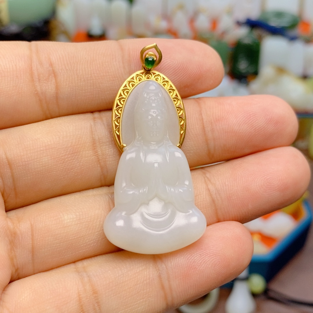 小***蛋和田玉未镶嵌颈饰和田玉观音吊坠