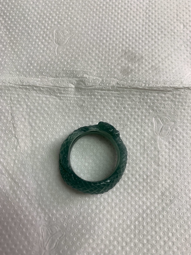 玉如军意翡翠珠宝