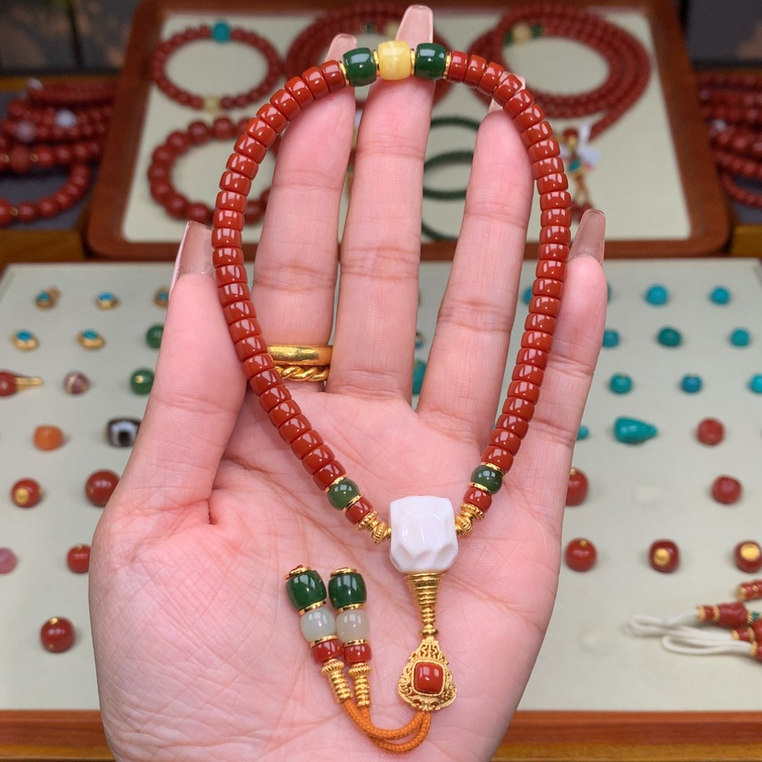 南红玛瑙颈饰未镶嵌