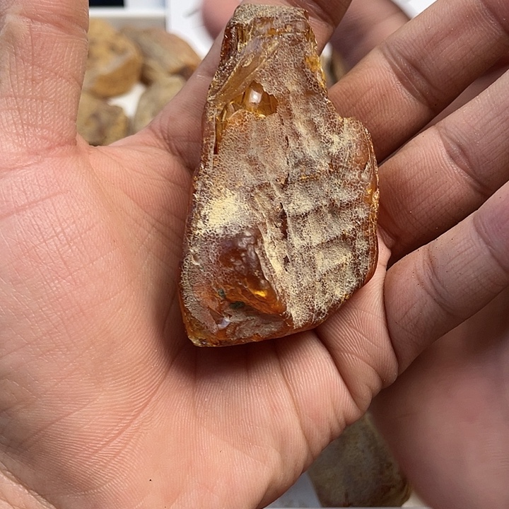 高***君定制琥珀未镶嵌天然琥珀蜜蜡