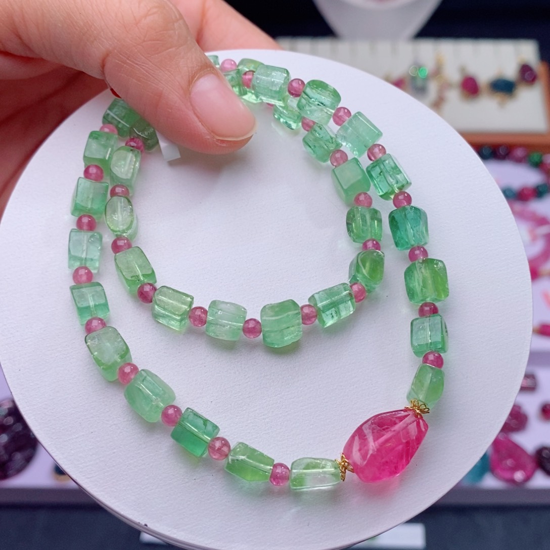 18K金镶嵌手链碧玺d