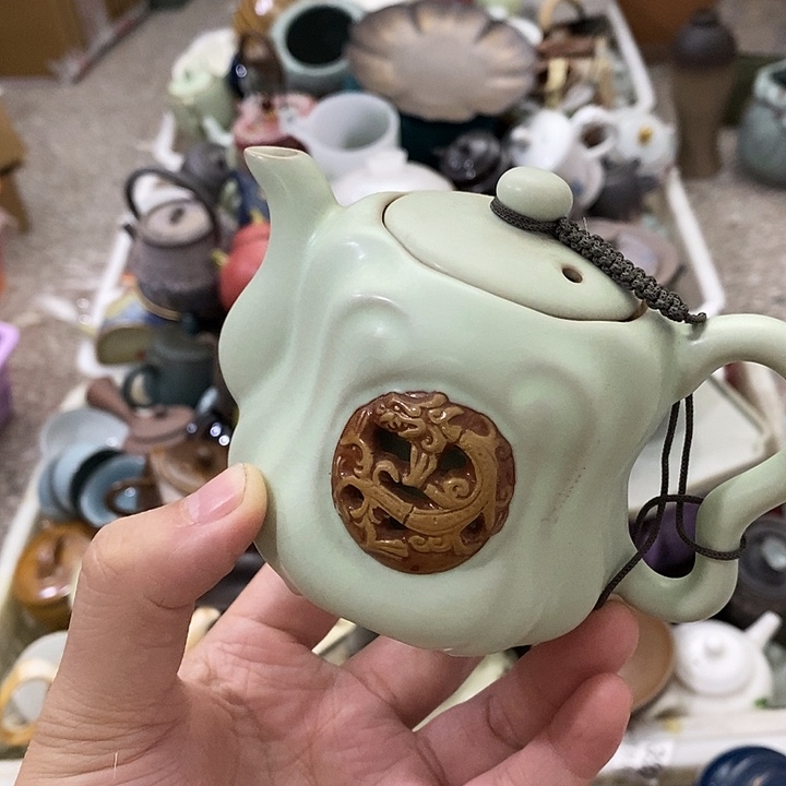 陶瓷艺术品及陶瓷壶壶