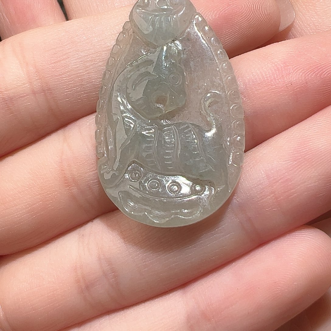 翡翠颈饰未镶嵌吊坠