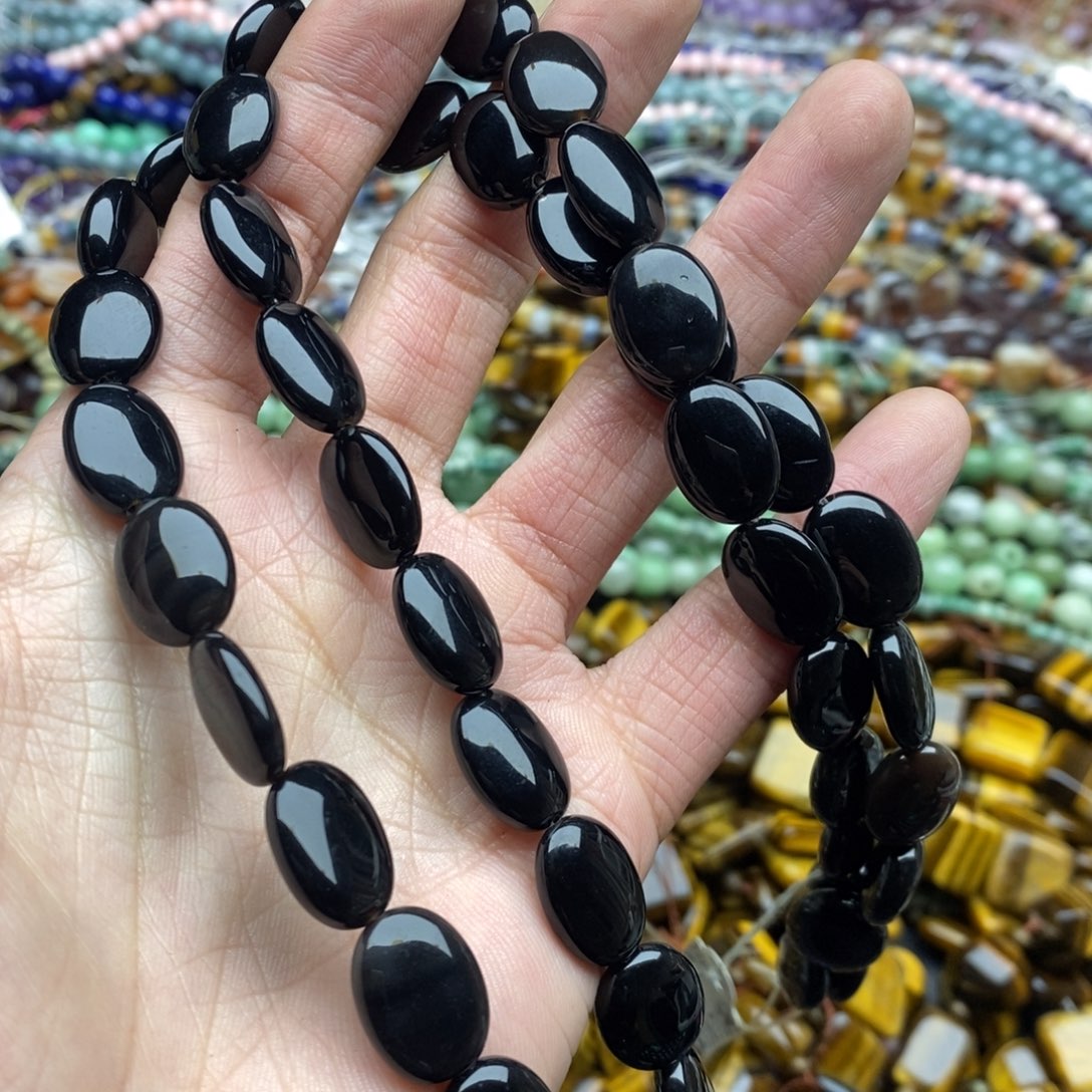 玛瑙/玉髓未镶嵌珠宝半成品一条天然12×16黑玛瑙椭圆