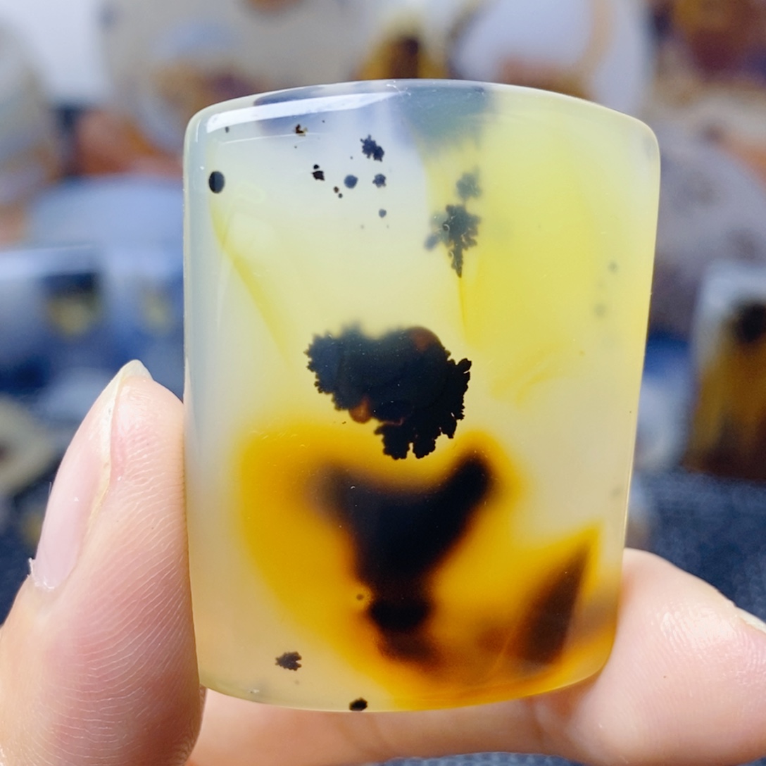 玛瑙/玉髓未镶嵌珠宝奇石