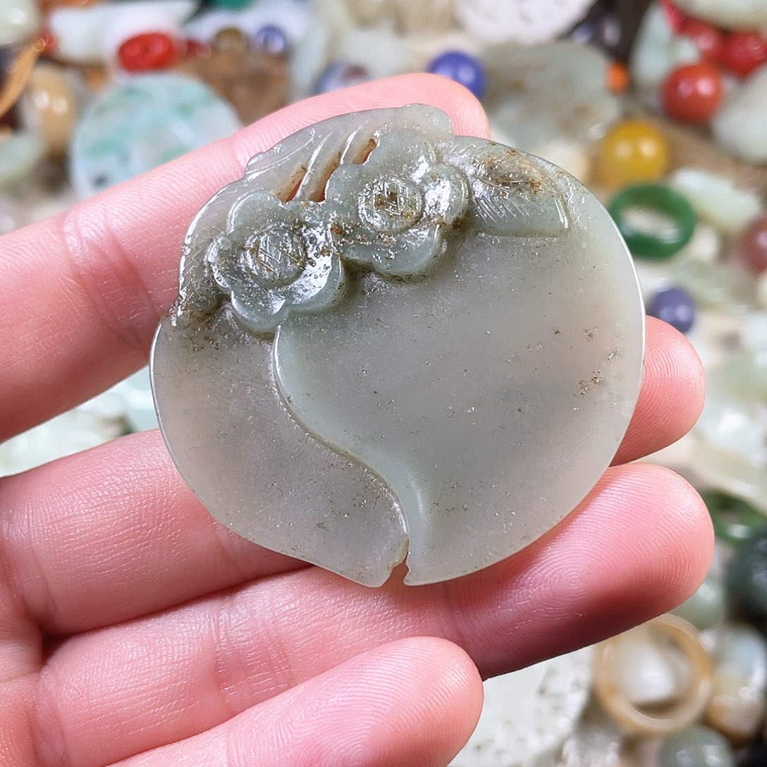 和田玉（糖玉）颈饰未镶嵌