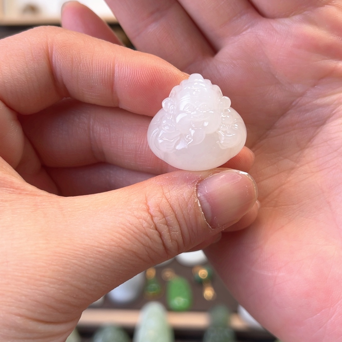 和田玉颈饰未镶嵌财神爷