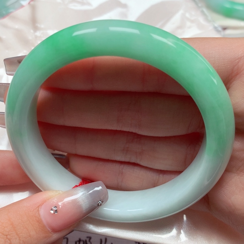 【闪购商品】翡翠手镯未镶嵌56圈
