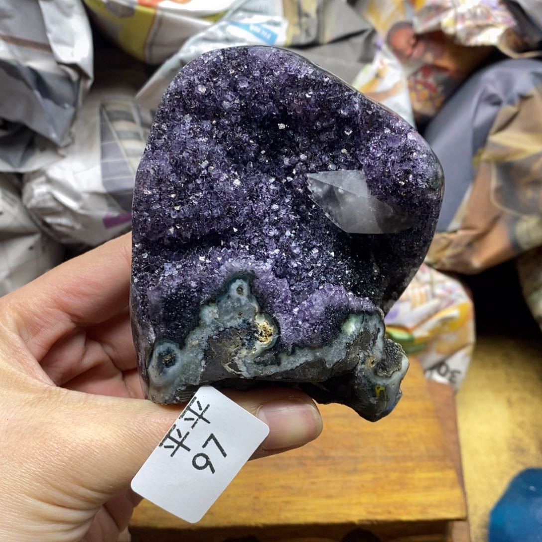 紫晶乌拉圭未镶嵌