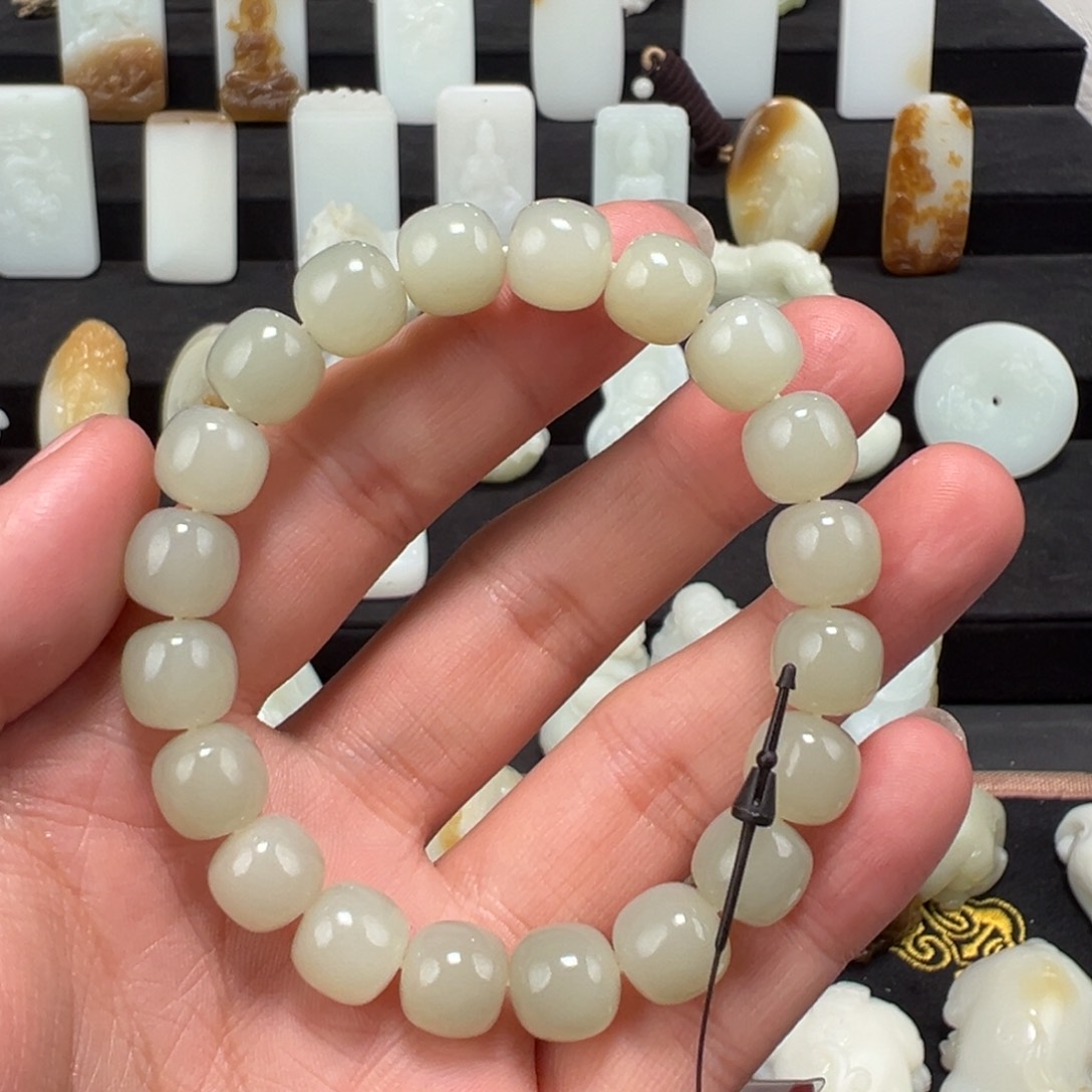 和田玉颈饰未镶嵌