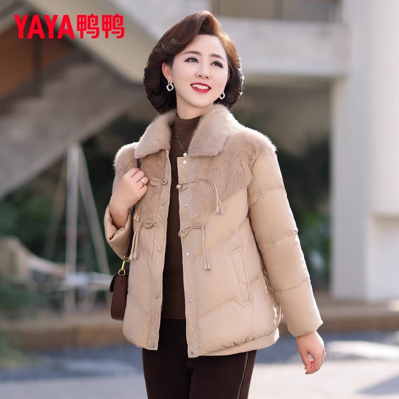/女气质短款洋气舒适百搭简约风妈妈装宽松YE3B616912Q