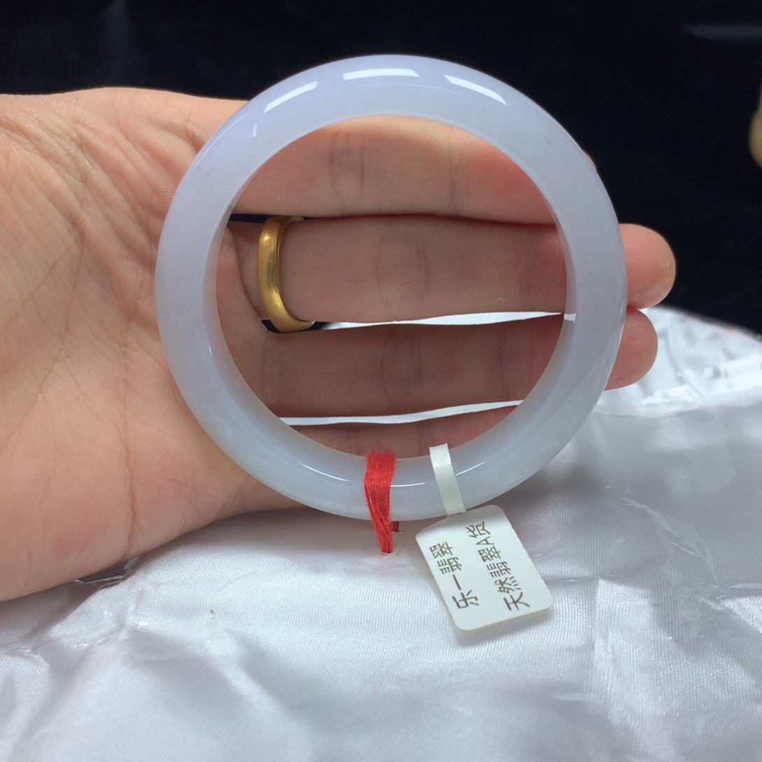 翡翠未镶嵌手镯（圆镯）56.3