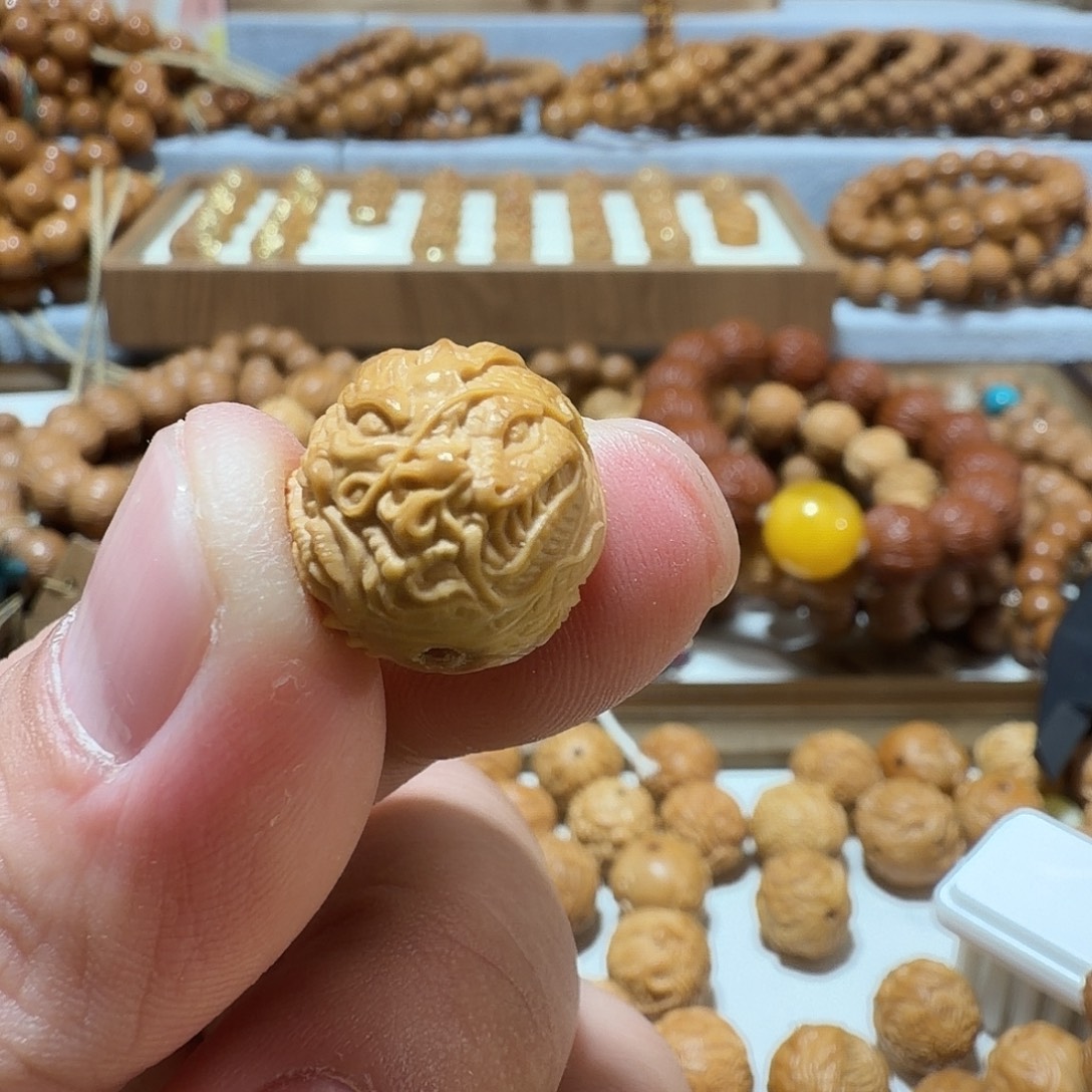 猴头核桃手串原皮原色猴头手串雕刻龙蛇