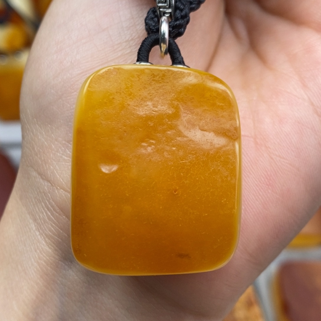 琥珀吊坠(赠链)未镶嵌