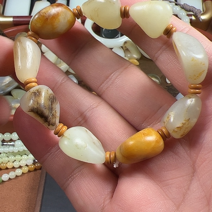 和田玉未镶嵌车挂